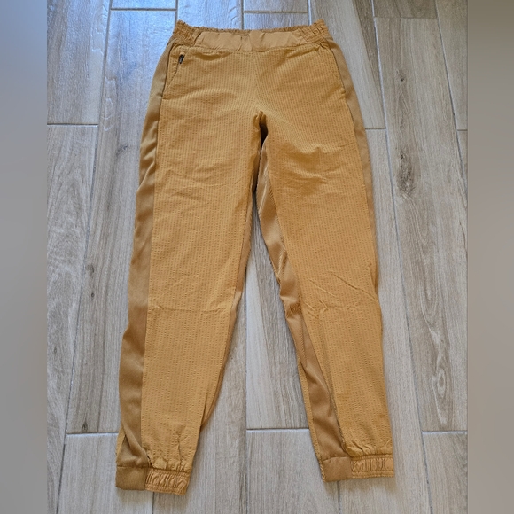 Athleta Textured Brooklyn Joggers, 4 - Picture 3 of 8